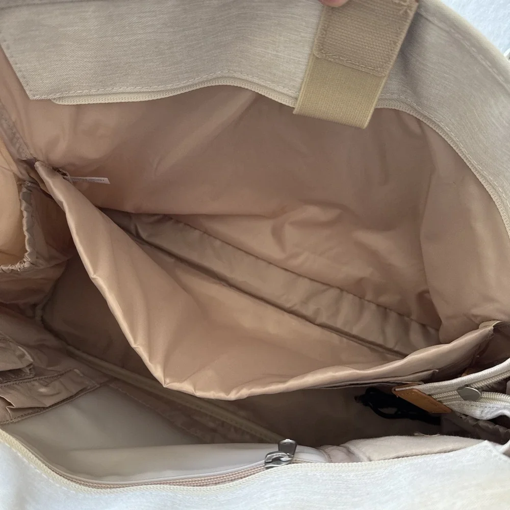 Nordace Siena Smart Tote Bag White Beige Travel Laptop 15 in USB Port NEW